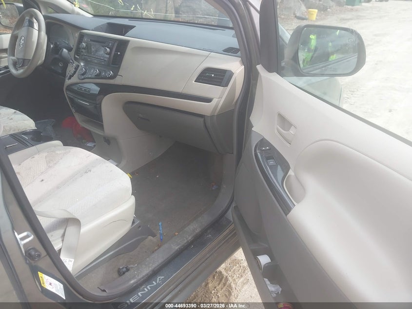 2012 Toyota Sienna VIN 5TDKK3DCXCS212687 IAAI salvage auction — REAR END, Wait Title, sold $1,050 on 2026-07-14 (photo 5)