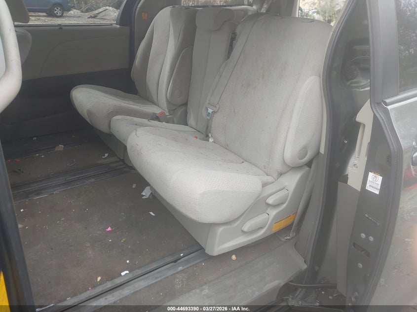 2012 Toyota Sienna VIN 5TDKK3DCXCS212687 IAAI salvage auction — REAR END, Wait Title, sold $1,050 on 2026-07-14 (photo 8)