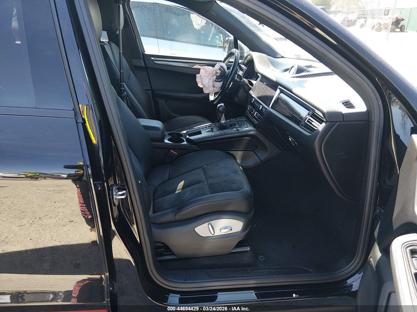2019 Porsche Macan VIN WP1AA2A52KLB03203 IAAI salvage auction — FRONT END, Wait Title, sold $5,900 on 2026-07-13 (photo 5)