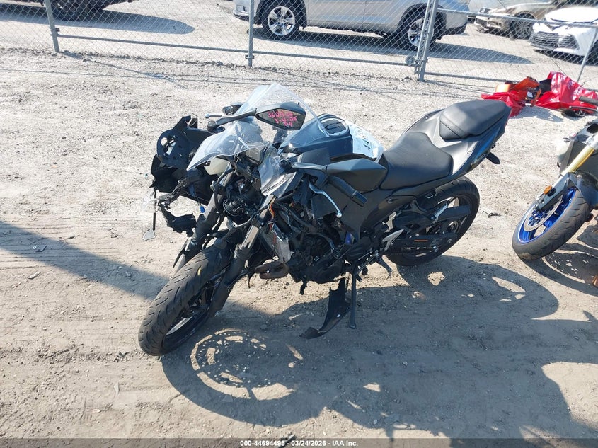 2025 Kawasaki Ninja VIN ML5EXGJ17SDA64921 IAAI salvage auction — FRONT END, Wait Title, sold $325 on 2026-07-29 (photo 2)