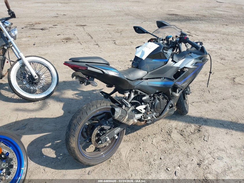 2025 Kawasaki Ninja VIN ML5EXGJ17SDA64921 IAAI salvage auction — FRONT END, Wait Title, sold $325 on 2026-07-29 (photo 4)