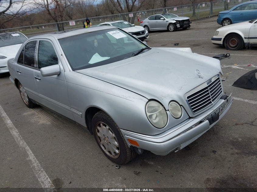 1999 Mercedes-benz E-klasse VIN WDBJF65H0XA843087 IAAI salvage auction — FRONT & REAR, Salvage (New Jersey), sold $475 on 2026-07-13 (photo 1)
