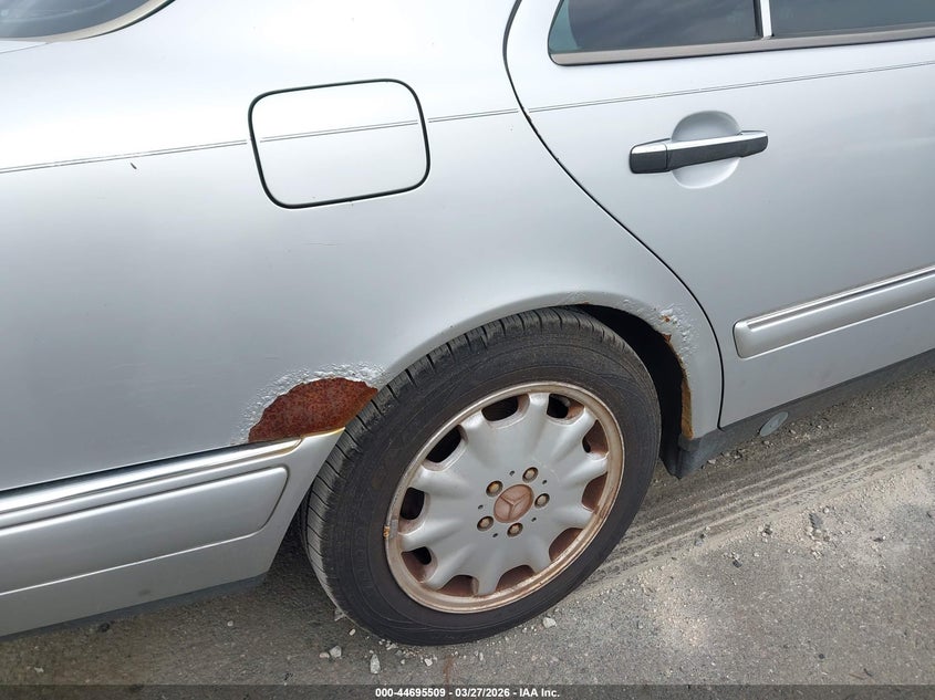 1999 Mercedes-benz E-klasse VIN WDBJF65H0XA843087 IAAI salvage auction — FRONT & REAR, Salvage (New Jersey), sold $475 on 2026-07-13 (photo 6)