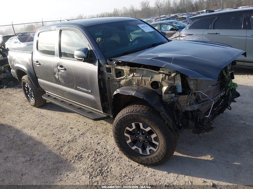 2021 Toyota Tacoma VIN 5TFCZ5AN0MX272846 IAAI salvage auction — FRONT END, Wait Title, sold $10,400 on 2026-07-29 (photo 1)