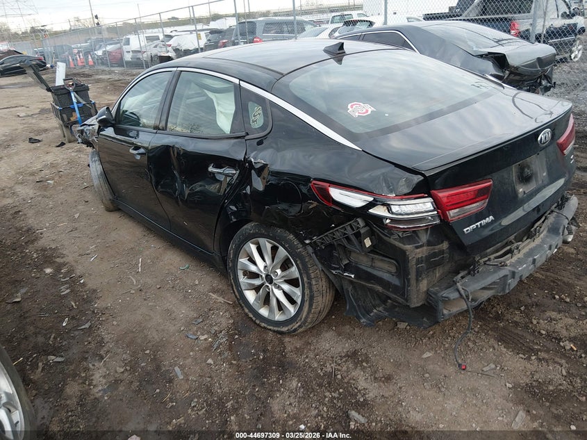 2018 Kia Optima VIN 5XXGT4L30JG245836 IAAI salvage auction — RIGHT SIDE, Wait Title, sold $925 on 2026-07-23 (photo 3)