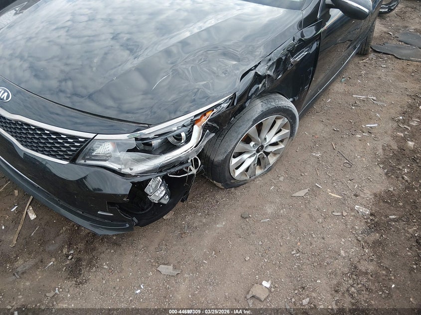 2018 Kia Optima VIN 5XXGT4L30JG245836 IAAI salvage auction — RIGHT SIDE, Wait Title, sold $925 on 2026-07-23 (photo 6)