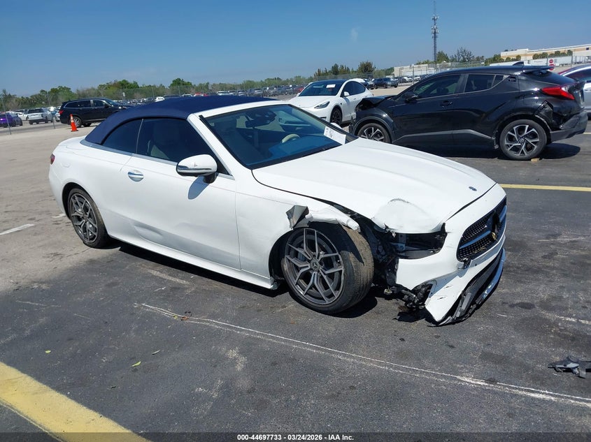 2023 Mercedes-benz E-klasse VIN W1K1K5KB7PF206858 IAAI salvage auction — RIGHT SIDE, Wait Title, sold $24,300 on 2026-07-27 (photo 1)
