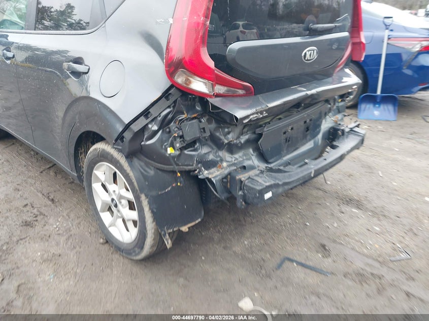 2021 Kia Soul VIN KNDJ23AU5M7759421 IAAI salvage auction — UNKNOWN, Salvage (Idaho), sold $2,150 on 2026-07-28 (photo 6)