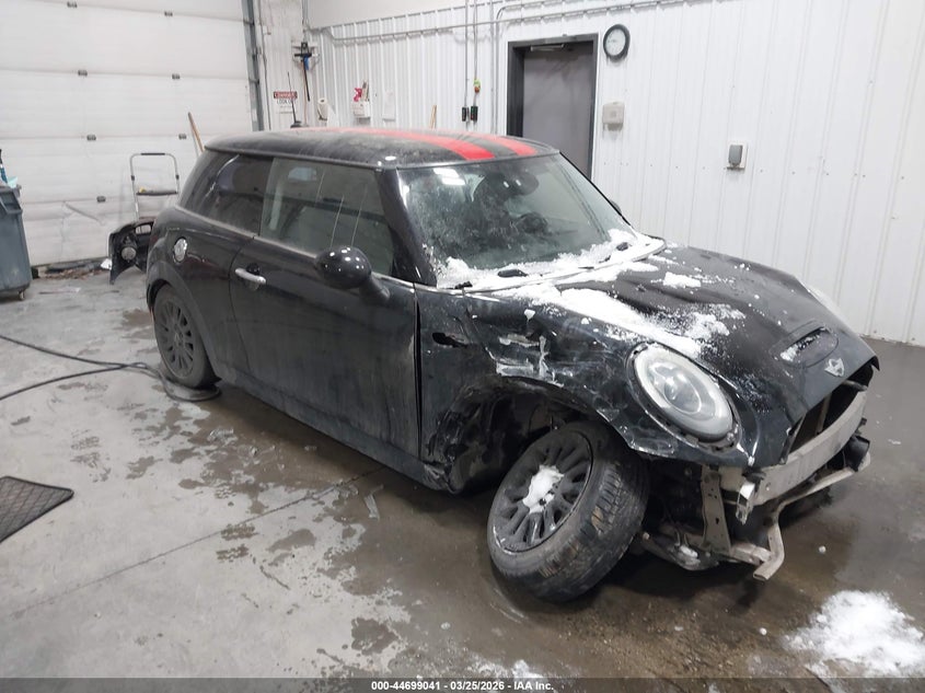 2014 Mini Hard top VIN WMWXM7C53ET985772 IAAI salvage auction — FRONT END, Wait Title, sold $200 on 2026-07-10 (photo 1)