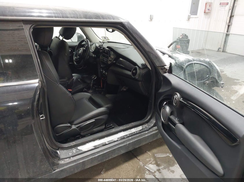 2014 Mini Hard top VIN WMWXM7C53ET985772 IAAI salvage auction — FRONT END, Wait Title, sold $200 on 2026-07-10 (photo 5)