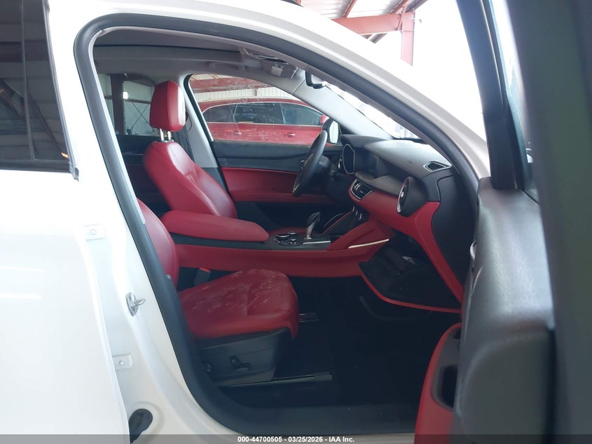 2019 Alfa romeo Stelvio VIN ZASPAKAN6K7C70000 IAAI salvage auction — FRONT END, Salvage Title (California), sold $6,725 on 2026-07-07 (photo 5)