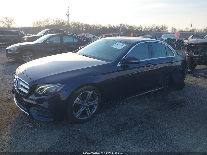 2018 Mercedes-benz E-klasse VIN WDDZF4KB6JA330917 IAAI salvage auction — LEFT REAR, Wait Title, sold $3,950 on 2026-07-27 (photo 2)
