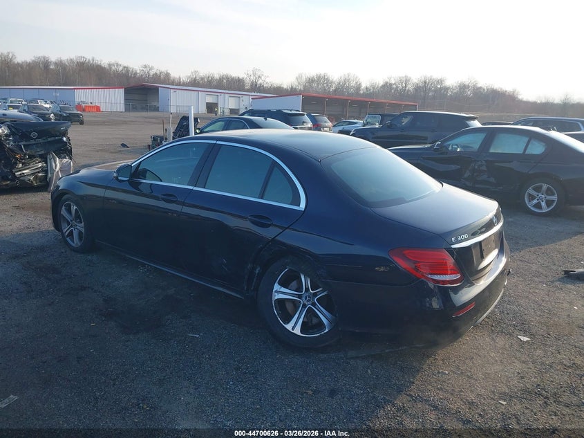 2018 Mercedes-benz E-klasse VIN WDDZF4KB6JA330917 IAAI salvage auction — LEFT REAR, Wait Title, sold $3,950 on 2026-07-27 (photo 3)