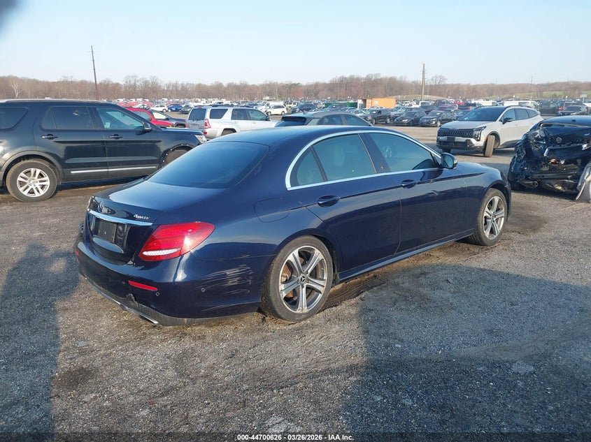 2018 Mercedes-benz E-klasse VIN WDDZF4KB6JA330917 IAAI salvage auction — LEFT REAR, Wait Title, sold $3,950 on 2026-07-27 (photo 4)