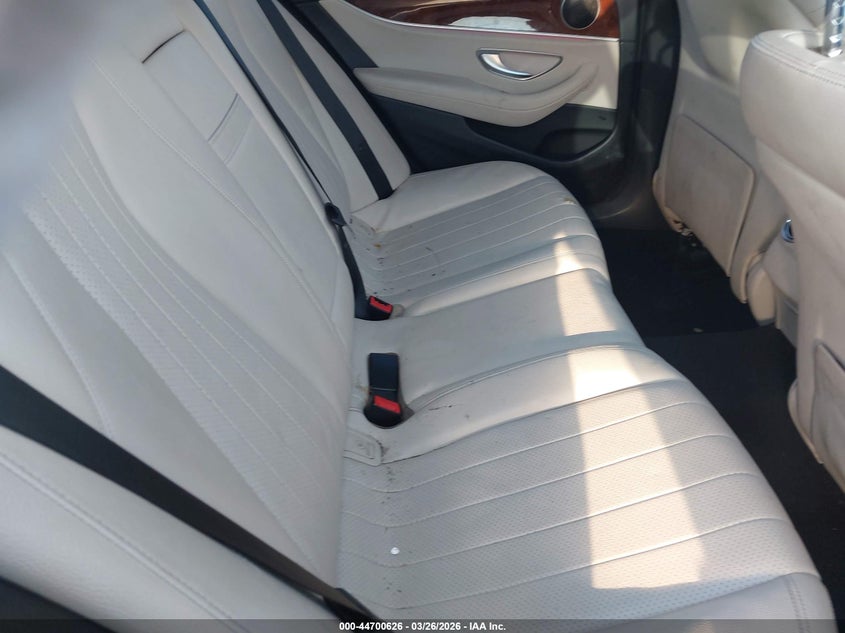 2018 Mercedes-benz E-klasse VIN WDDZF4KB6JA330917 IAAI salvage auction — LEFT REAR, Wait Title, sold $3,950 on 2026-07-27 (photo 8)