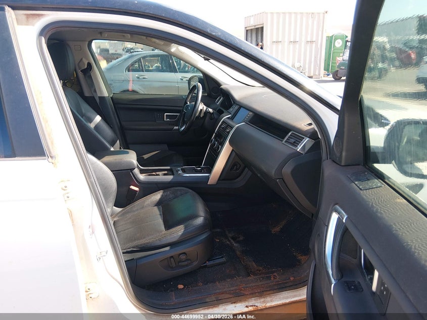 2017 Land rover Discovery sport VIN SALCR2BG5HH649162 IAAI salvage auction — WATER/FLOOD, Salvage (Hawaii), sold $125 on 2026-07-28 (photo 5)