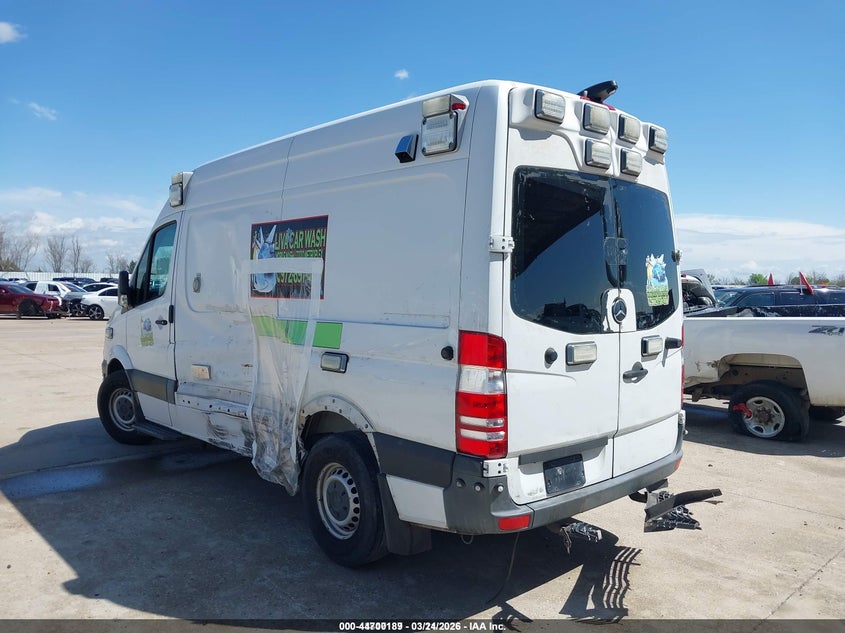 2017 Mercedes-benz Sprinter VIN WD3PE7CD9HP386986 IAAI salvage auction — LEFT SIDE, Wait Title, sold $2,300 on 2026-07-22 (photo 3)