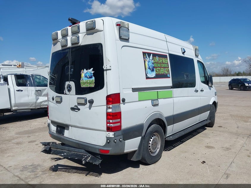 2017 Mercedes-benz Sprinter VIN WD3PE7CD9HP386986 IAAI salvage auction — LEFT SIDE, Wait Title, sold $2,300 on 2026-07-22 (photo 4)