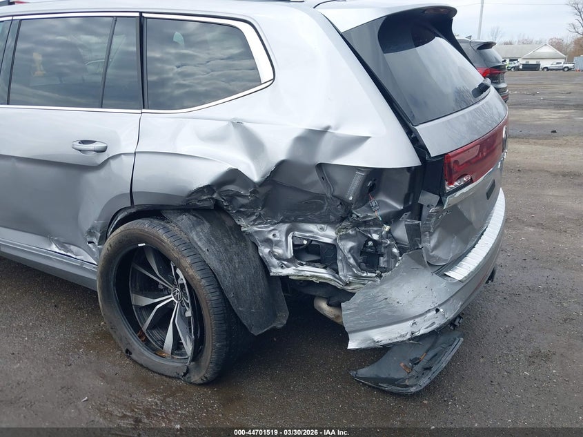 2024 Volkswagen Atlas VIN 1V2FR2CA6RC608860 IAAI salvage auction — LEFT SIDE, Salvage - Greater Than 75% (Maryland), sold $25 on 2026-09-10 (photo 6)