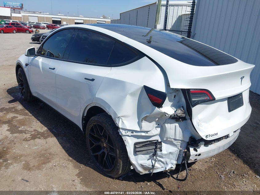 2023 Tesla Model y VIN 7SAYGDEE3PF706419 IAAI salvage auction — REAR END, Clear (Oklahoma), sold $12,600 on 2026-07-29 (photo 3)
