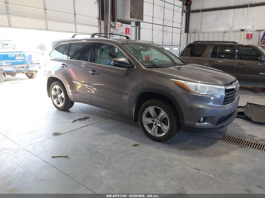 2015 Toyota Highlander VIN 5TDDKRFH5FS124297 IAAI salvage auction — RIGHT REAR, Clear (Missouri), sold $7,350 on 2026-07-20 (photo 1)