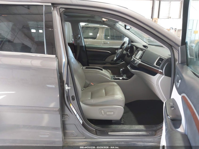 2015 Toyota Highlander VIN 5TDDKRFH5FS124297 IAAI salvage auction — RIGHT REAR, Clear (Missouri), sold $7,350 on 2026-07-20 (photo 5)