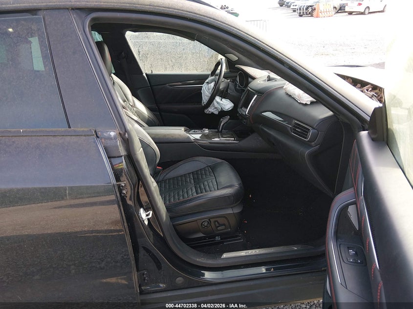 2019 Maserati Levante VIN ZN661ZUA5KX323144 IAAI salvage auction — LEFT FRONT, Salvage (Kentucky), sold $8,900 on 2026-08-03 (photo 5)