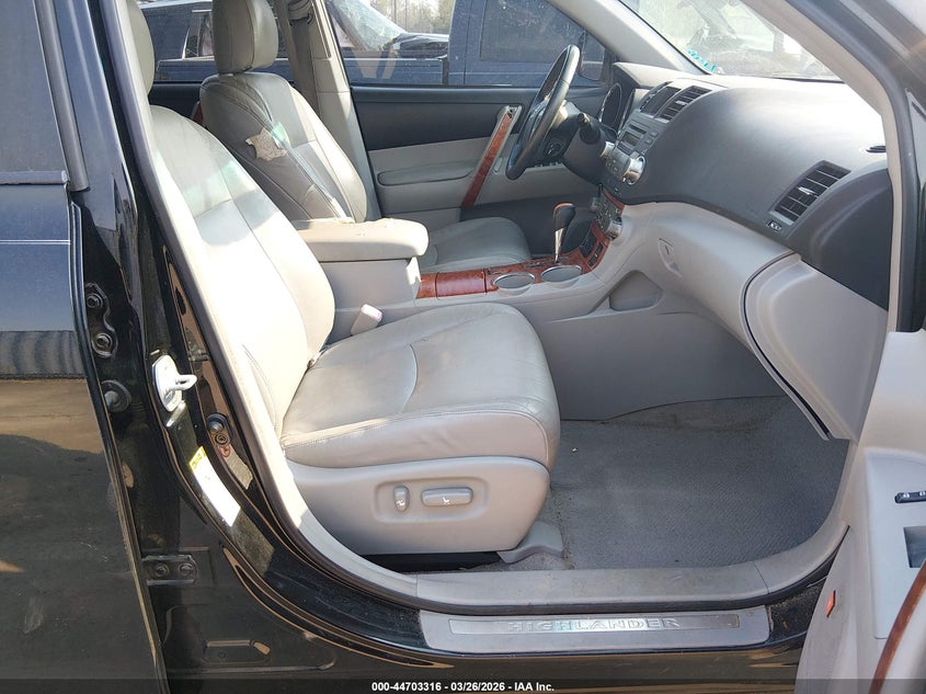 2009 Toyota Highlander VIN JTEDS42A992084826 IAAI salvage auction — RIGHT FRONT, Salvage (Mississippi), sold $3,150 on 2026-07-09 (photo 5)