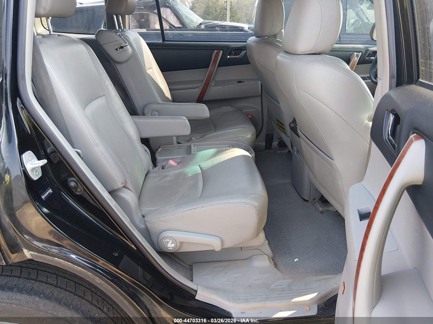 2009 Toyota Highlander VIN JTEDS42A992084826 IAAI salvage auction — RIGHT FRONT, Salvage (Mississippi), sold $3,150 on 2026-07-09 (photo 8)
