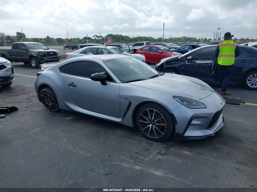 2024 Toyota Gr 86 VIN JF1ZNBB13R8759949 IAAI salvage auction — SUSPENSION, Wait Title, sold $10,200 on 2026-07-09 (photo 1)
