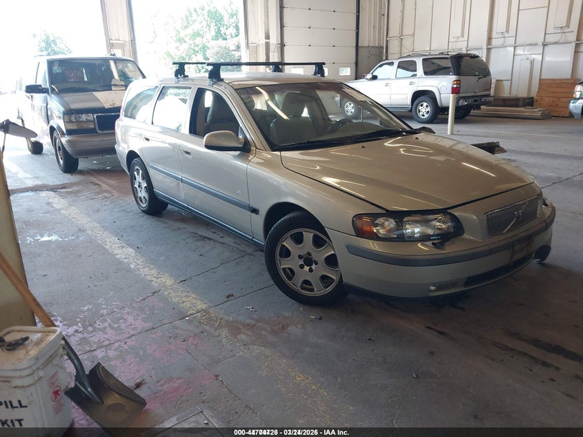 2002 Volvo V70 VIN YV1SW53D021179196 IAAI salvage auction — FRONT END, Salvage (Oregon), sold $25 on 2026-07-16 (photo 1)