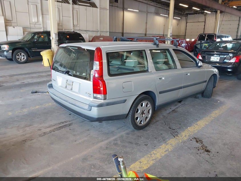 2002 Volvo V70 VIN YV1SW53D021179196 IAAI salvage auction — FRONT END, Salvage (Oregon), sold $25 on 2026-07-16 (photo 4)