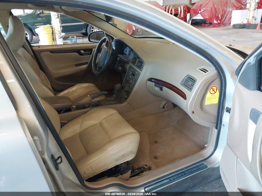 2002 Volvo V70 VIN YV1SW53D021179196 IAAI salvage auction — FRONT END, Salvage (Oregon), sold $25 on 2026-07-16 (photo 5)