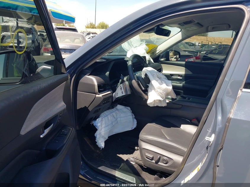 2024 Toyota Highlander VIN 5TDAAAA53RS007231 IAAI salvage auction — Unknown, Salvage Certificate (California), sold $17,800 on 2026-05-01 (photo 5)