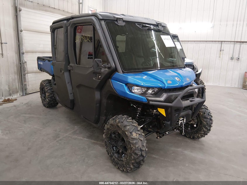 2021 Can-am Defender VIN 3JBUUAX42MK000877 IAAI salvage auction — FRESH WATER, Reg Card (Minnesota), sold $8,100 on 2026-07-21 (photo 1)