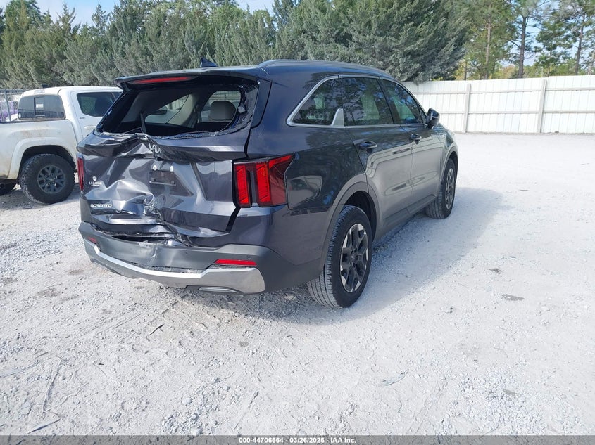 2025 Kia Sorento VIN 5XYRL4JC4SG377426 IAAI salvage auction — REAR END, Wait Title, sold $12,600 on 2026-08-02 (photo 4)