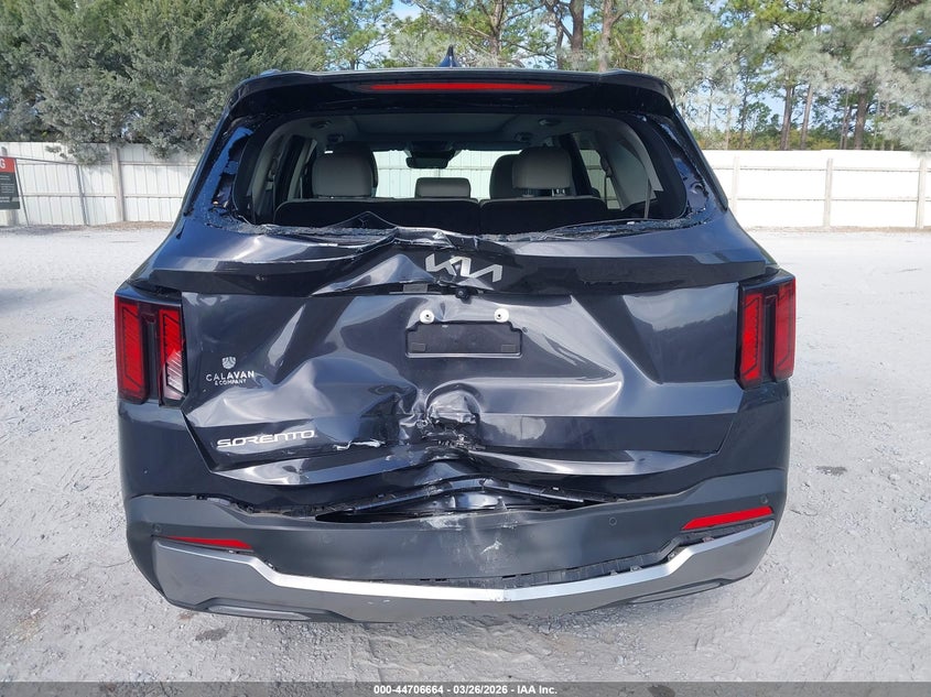 2025 Kia Sorento VIN 5XYRL4JC4SG377426 IAAI salvage auction — REAR END, Wait Title, sold $12,600 on 2026-08-02 (photo 6)