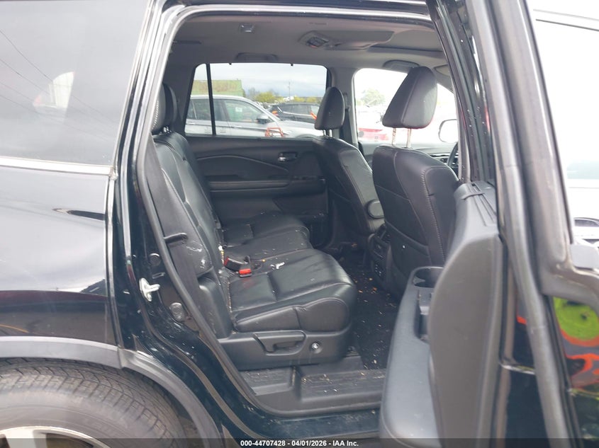 2017 Honda Pilot VIN 5FNYF6H98HB066123 IAAI salvage auction — RIGHT REAR, Salvage (Oregon), sold $8,100 on 2026-07-09 (photo 8)