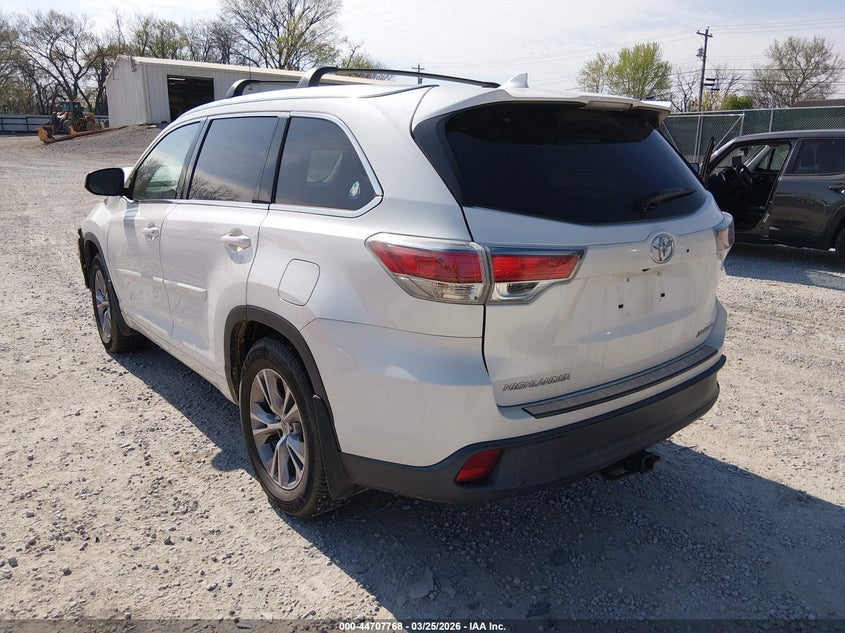 2015 Toyota Highlander VIN 5TDJKRFH7FS187629 IAAI salvage auction — FRONT END, Original (Kentucky), sold $4,550 on 2026-07-29 (photo 3)
