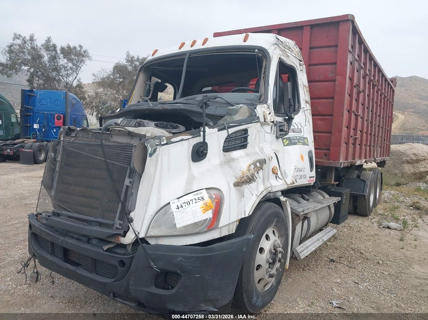2012 Freightliner Cascadia 113 VIN 1FUJGBDV9CSBT0316 IAAI salvage auction — ROLLOVER, Salvage (California), sold $7,500 on 2026-09-09 (photo 2)