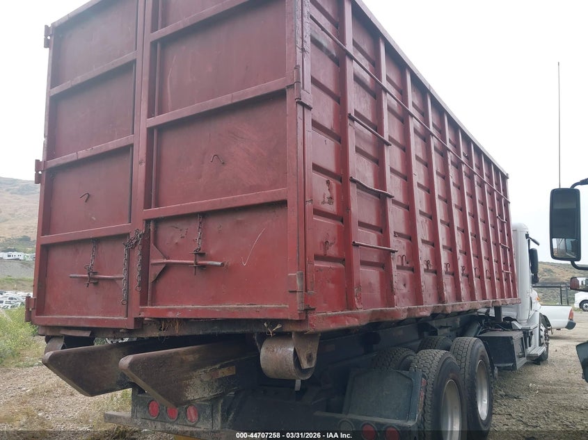 2012 Freightliner Cascadia 113 VIN 1FUJGBDV9CSBT0316 IAAI salvage auction — ROLLOVER, Salvage (California), sold $7,500 on 2026-09-09 (photo 4)