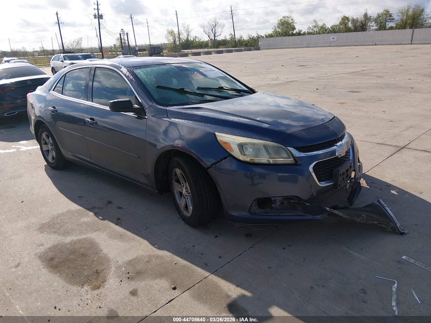 2015 Chevrolet Malibu VIN 1G11B5SLXFF117988 IAAI salvage auction — FRONT & REAR, Salvage (Texas), sold $550 on 2026-07-10 (photo 1)