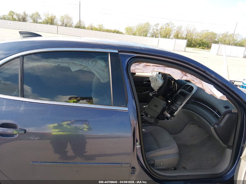 2015 Chevrolet Malibu VIN 1G11B5SLXFF117988 IAAI salvage auction — FRONT & REAR, Salvage (Texas), sold $550 on 2026-07-10 (photo 5)