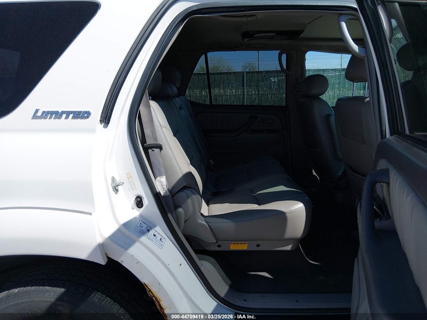 2003 Toyota Sequoia VIN 5TDBT48A53S173261 IAAI salvage auction — RIGHT FRONT, Salvage (Kansas), sold $925 on 2026-07-10 (photo 8)