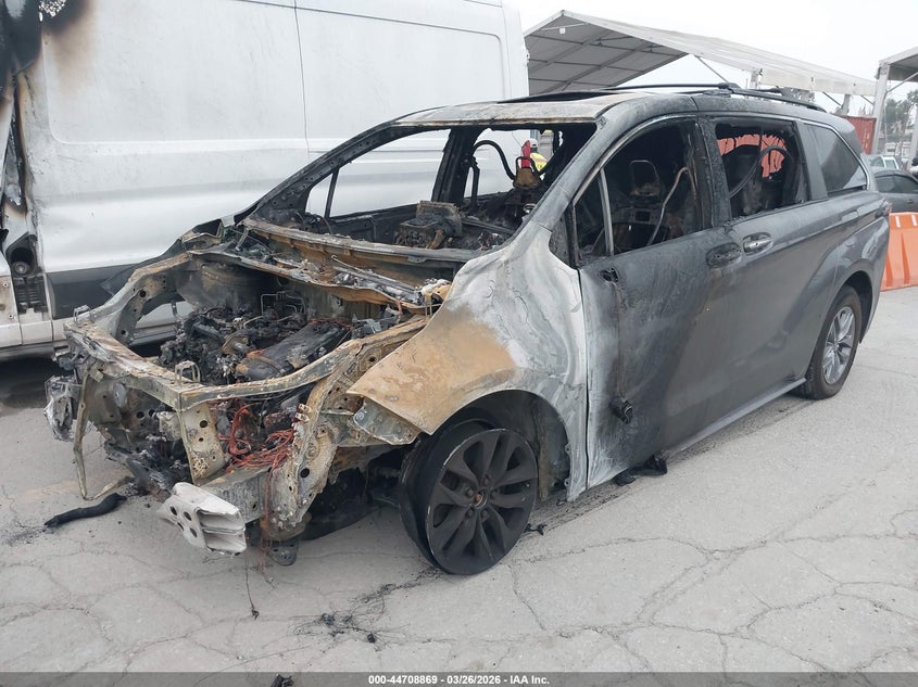 2021 Toyota Sienna VIN 5TDYRKEC4MS026465 IAAI salvage auction — TOTAL BURN, Salvage Title, sold $2,225 on 2026-07-15 (photo 2)