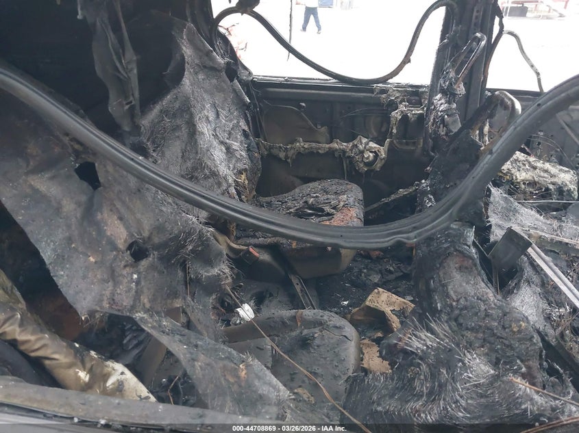 2021 Toyota Sienna VIN 5TDYRKEC4MS026465 IAAI salvage auction — TOTAL BURN, Salvage Title, sold $2,225 on 2026-07-15 (photo 8)