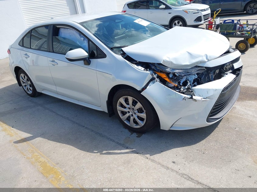 2025 Toyota Corolla VIN 5YFB4MDE4SP267368 IAAI salvage auction — FRONT END, Wait Title, sold $6,100 on 2026-07-26 (photo 1)