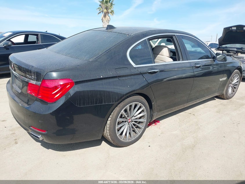 2011 BMW 7er VIN WBAKA4C5XBC613150 IAAI salvage auction — LEFT SIDE, Salvage (California), sold $1,850 on 2026-07-15 (photo 4)