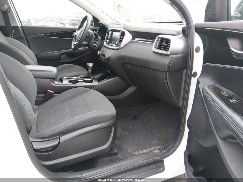 2019 Kia Sorento VIN 5XYPGDA59KG503101 IAAI salvage auction — REAR END, Salvage (Missouri), sold $3,100 on 2026-07-16 (photo 5)