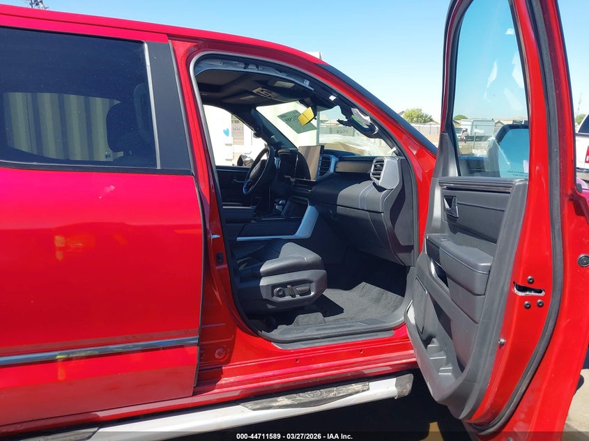 2025 Toyota Tundra VIN 5TFNC5DB9SX108746 IAAI salvage auction — LEFT SIDE, Wait Title, sold $1,250 on 2026-07-21 (photo 5)
